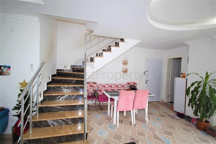 مجمع انيق في منطقة راقية - دوبلكس 2 غرفة وصالة -في كاستل / الانيا 