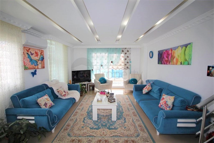 مجمع انيق في منطقة راقية - دوبلكس 2 غرفة وصالة -في كاستل / الانيا 