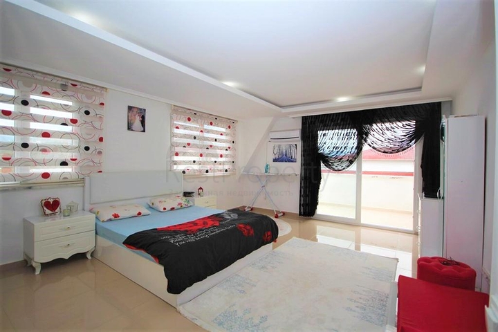 مجمع انيق في منطقة راقية - دوبلكس 2 غرفة وصالة -في كاستل / الانيا 