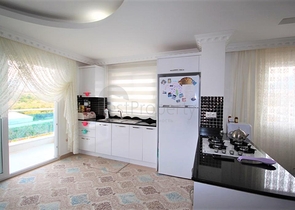 مجمع انيق في منطقة راقية - دوبلكس 2 غرفة وصالة -في كاستل / الانيا 