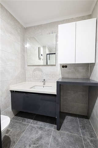 موقع مركزي - مجمع عائلي - شقق في مركز الانيا 