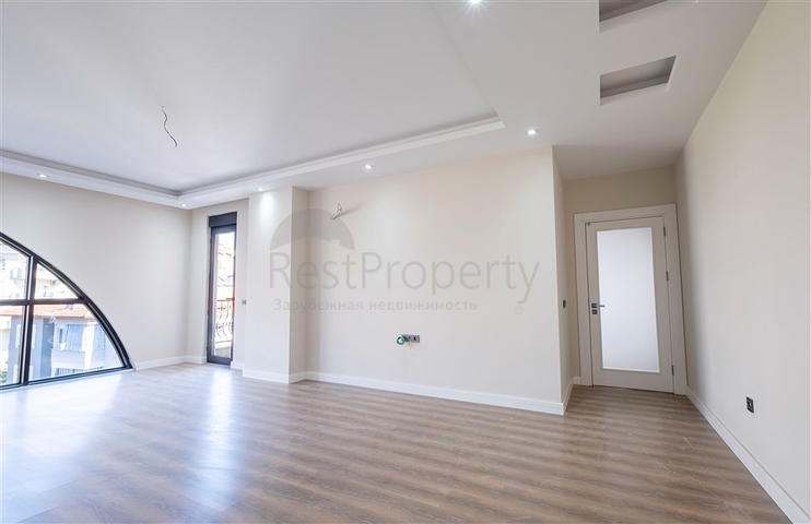 موقع مركزي - مجمع عائلي - شقق في مركز الانيا 