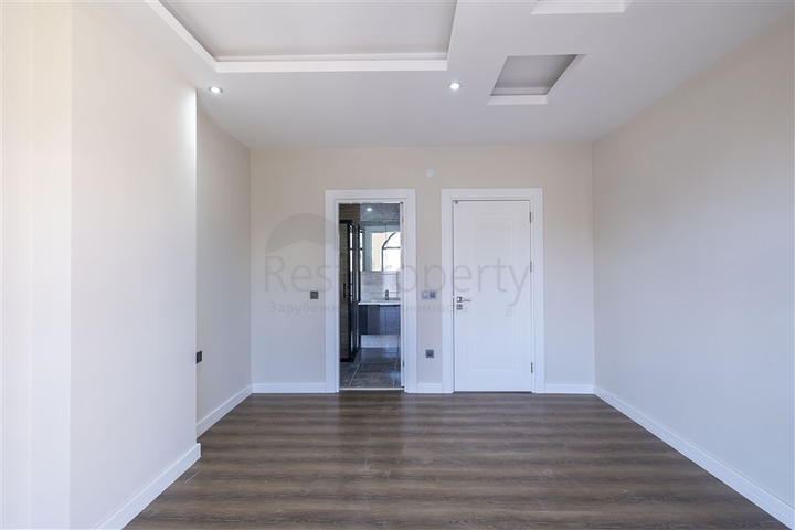 موقع مركزي - مجمع عائلي - شقق في مركز الانيا 