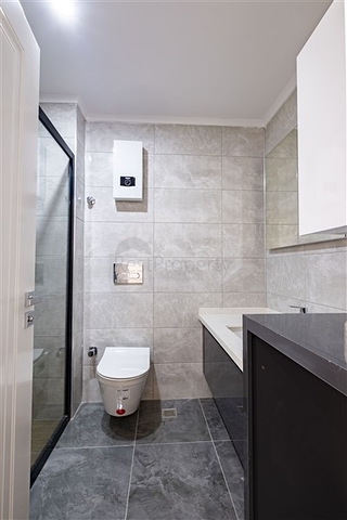 موقع مركزي - مجمع عائلي - شقق في مركز الانيا 