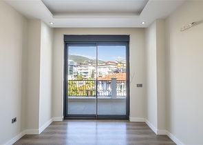 موقع مركزي - مجمع عائلي - شقق في مركز الانيا 