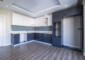 موقع مركزي - مجمع عائلي - شقق في مركز الانيا 