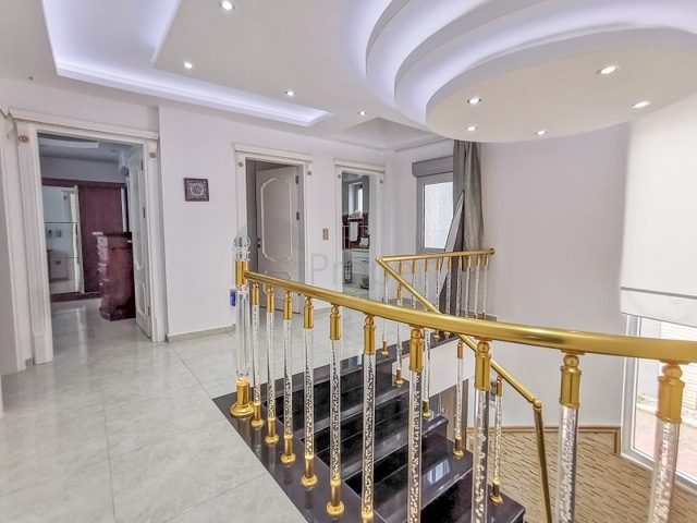 فيلا فاخرة - مستقلة مع مسبح خاص - في كارجي جاك / الانيا 