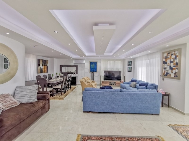 فيلا فاخرة - مستقلة مع مسبح خاص - في كارجي جاك / الانيا 