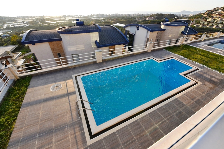 فيلا فاخرة - مستقلة مع مسبح خاص - في كارجي جاك / الانيا 