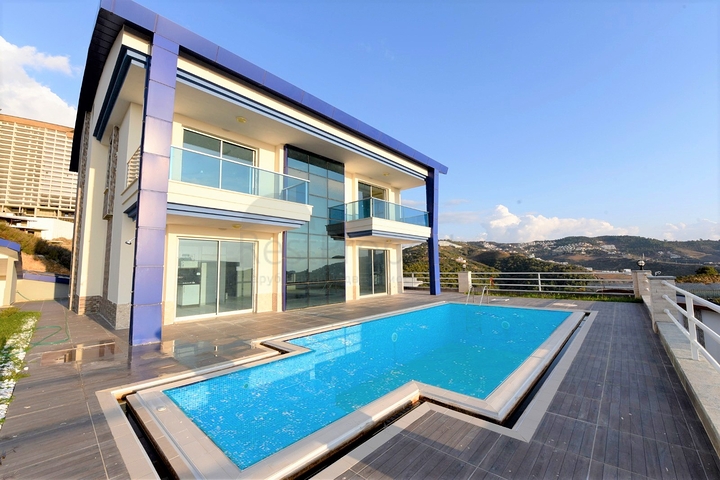 فيلا فاخرة - مستقلة مع مسبح خاص - في كارجي جاك / الانيا 