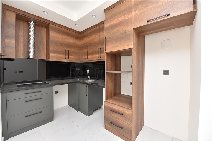 مجمع حديث فاخر -شقة 2 غرفة وصالة -في مهموتلار / الانيا