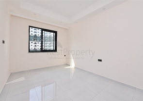 مجمع حديث فاخر -شقة 2 غرفة وصالة -في مهموتلار / الانيا