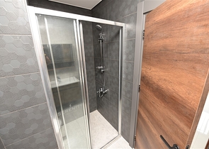 مجمع حديث فاخر -شقة 2 غرفة وصالة -في مهموتلار / الانيا