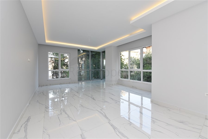 موقع مركزي قريبة من شاطئ كليوباترا - شقة 2 غرفة وصالة - مركز الانيا 