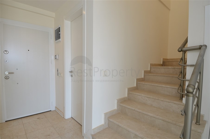 مجمع عائلي فاخر - دوبلكس 3 غرف وصالة -في اوبا / الانيا 