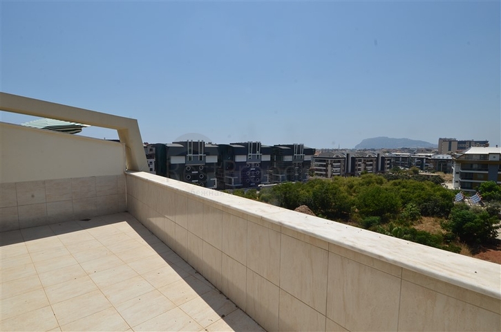 مجمع عائلي فاخر - دوبلكس 3 غرف وصالة -في اوبا / الانيا 