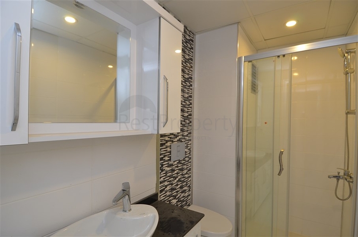 مجمع عائلي فاخر - دوبلكس 3 غرف وصالة -في اوبا / الانيا 