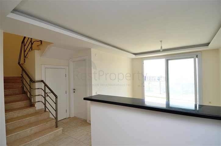 مجمع عائلي فاخر - دوبلكس 3 غرف وصالة -في اوبا / الانيا 