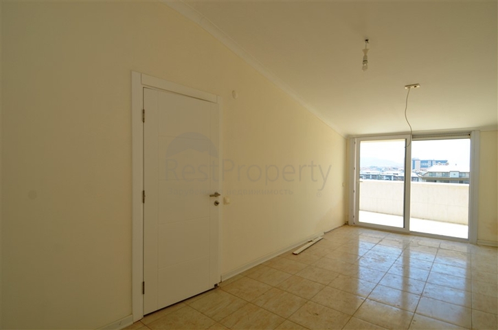 مجمع عائلي فاخر - دوبلكس 3 غرف وصالة -في اوبا / الانيا 