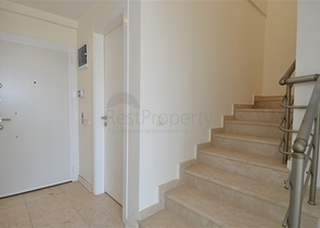 مجمع عائلي فاخر - دوبلكس 3 غرف وصالة -في اوبا / الانيا 