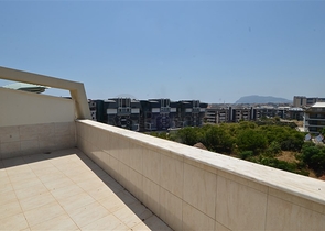 مجمع عائلي فاخر - دوبلكس 3 غرف وصالة -في اوبا / الانيا 