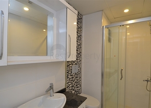 مجمع عائلي فاخر - دوبلكس 3 غرف وصالة -في اوبا / الانيا 