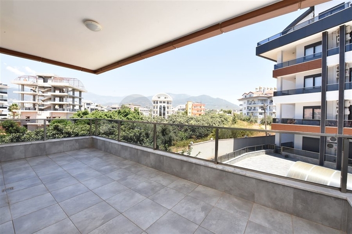 شقة فاخرة للبيع في الانيا - مجمع 5 نجوم- في منطقة اوبا المركزية 