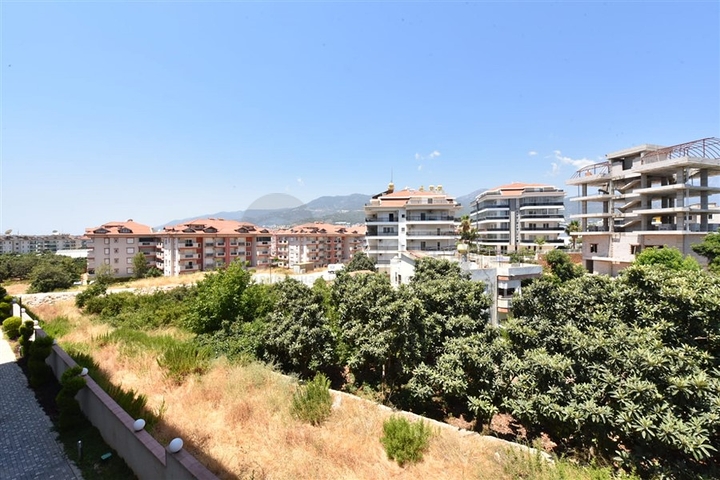 شقة فاخرة للبيع في الانيا - مجمع 5 نجوم- في منطقة اوبا المركزية 