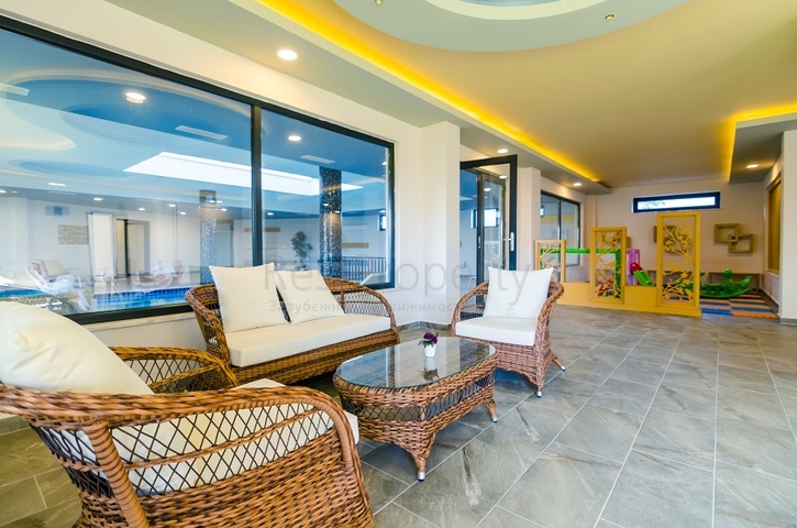 شقة فاخرة للبيع في الانيا - مجمع 5 نجوم- في منطقة اوبا المركزية 