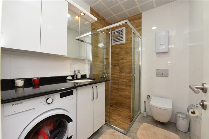 شقة فاخرة للبيع في الانيا - مجمع 5 نجوم- في منطقة اوبا المركزية 