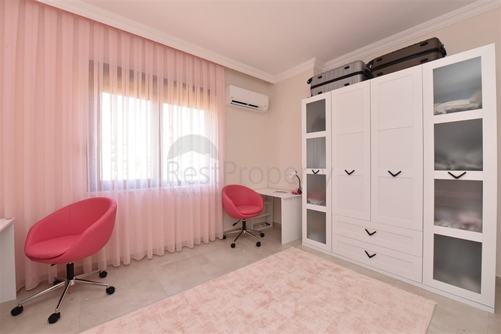 شقة فاخرة للبيع في الانيا - مجمع 5 نجوم- في منطقة اوبا المركزية 