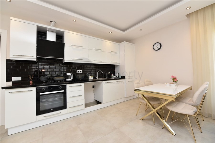 شقة فاخرة للبيع في الانيا - مجمع 5 نجوم- في منطقة اوبا المركزية 