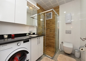 شقة فاخرة للبيع في الانيا - مجمع 5 نجوم- في منطقة اوبا المركزية 