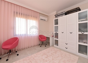 شقة فاخرة للبيع في الانيا - مجمع 5 نجوم- في منطقة اوبا المركزية 