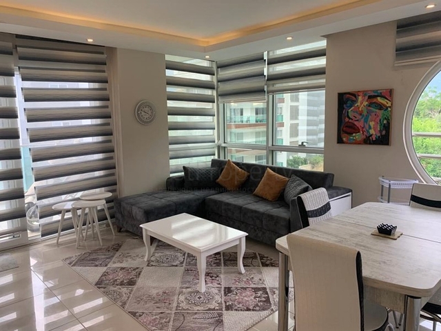 مجمع يضم كافة الخدمات -شقة غرفة وصالة مفروشة -في منطقة كاستل / الانيا 