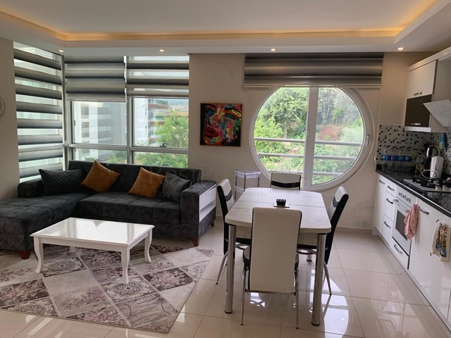 مجمع يضم كافة الخدمات -شقة غرفة وصالة مفروشة -في منطقة كاستل / الانيا 