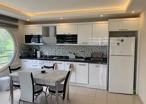 مجمع يضم كافة الخدمات -شقة غرفة وصالة مفروشة -في منطقة كاستل / الانيا 