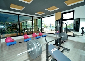 مجمع يضم كافة الخدمات -شقة غرفة وصالة مفروشة -في منطقة كاستل / الانيا 