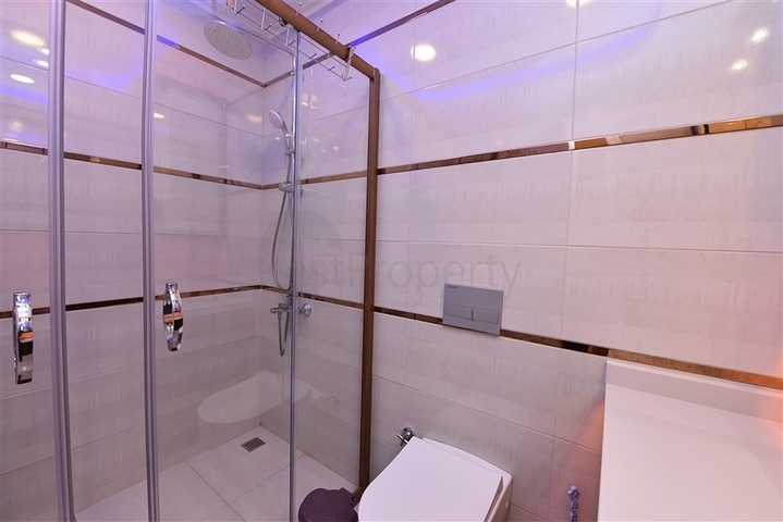 مجمع 5 نجوم - شقة 2 غرفة وصالة -مفروشة -في مهموتلار / الانيا 