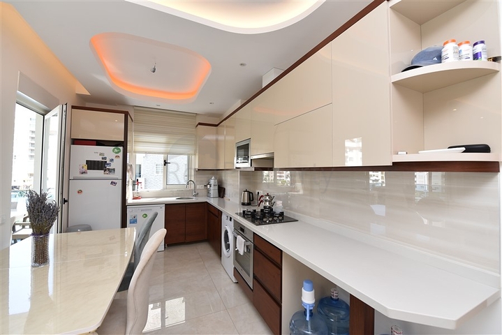 مجمع 5 نجوم - شقة 2 غرفة وصالة -مفروشة -في مهموتلار / الانيا 