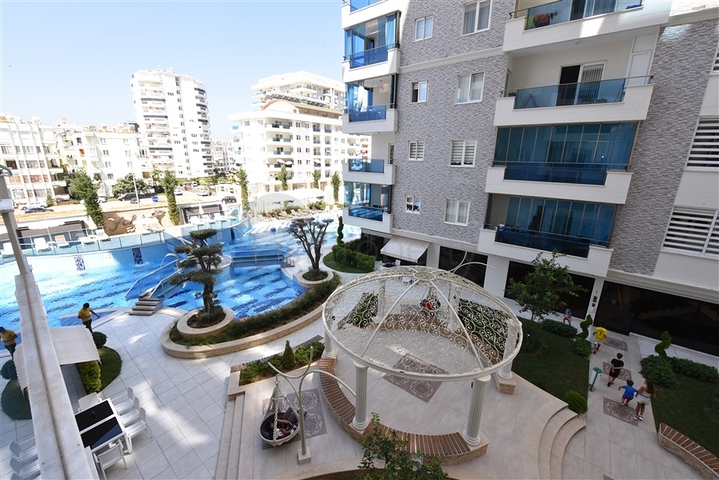 مجمع 5 نجوم - شقة 2 غرفة وصالة -مفروشة -في مهموتلار / الانيا 