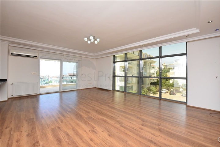 شقة عائلية واسعة - تصميم 1+4 - ضمن مجمع فاخر - في اوبا / الانيا 