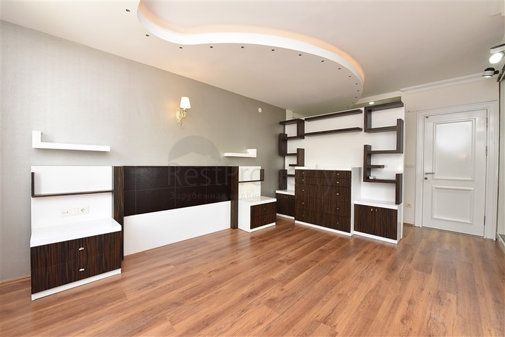 شقة عائلية واسعة - تصميم 1+4 - ضمن مجمع فاخر - في اوبا / الانيا 