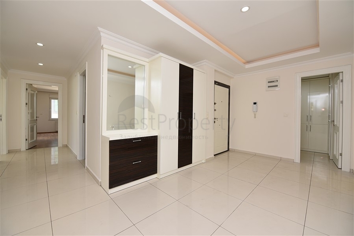 شقة عائلية واسعة - تصميم 1+4 - ضمن مجمع فاخر - في اوبا / الانيا 