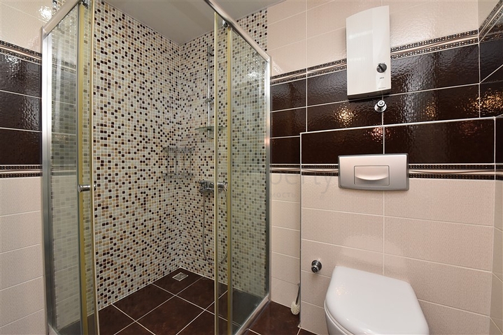 شقة عائلية واسعة - تصميم 1+4 - ضمن مجمع فاخر - في اوبا / الانيا 