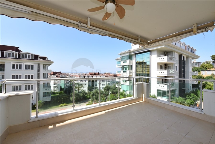 شقة عائلية واسعة - تصميم 1+4 - ضمن مجمع فاخر - في اوبا / الانيا 