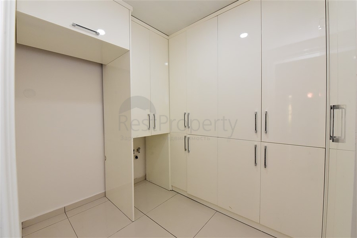 شقة عائلية واسعة - تصميم 1+4 - ضمن مجمع فاخر - في اوبا / الانيا 