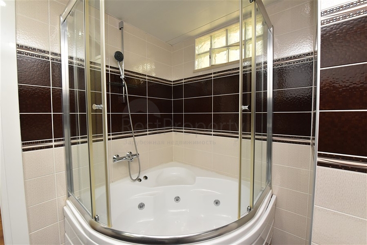 شقة عائلية واسعة - تصميم 1+4 - ضمن مجمع فاخر - في اوبا / الانيا 