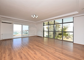 شقة عائلية واسعة - تصميم 1+4 - ضمن مجمع فاخر - في اوبا / الانيا 