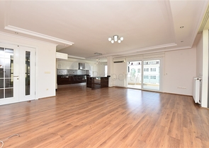 شقة عائلية واسعة - تصميم 1+4 - ضمن مجمع فاخر - في اوبا / الانيا 